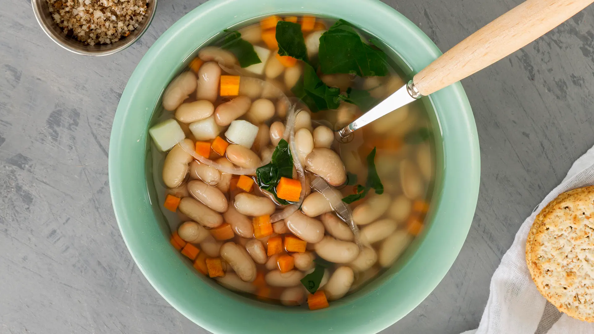 O Feijão na Dieta: Quando o Alimento Saudável Torna-se um Desafio Clínico